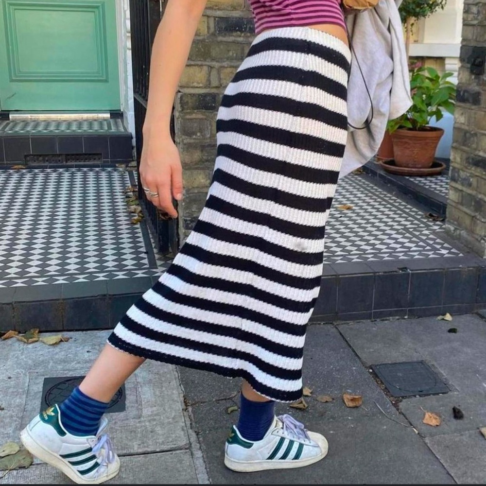 Zara Black and White Striped Knit Skirt Sz S